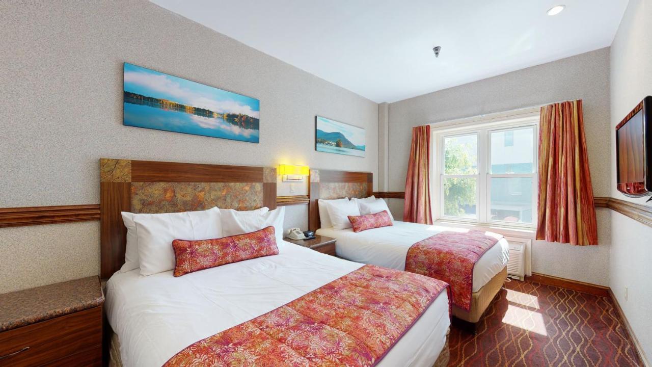 Queen Suite with Sofa Bed - Mountain View