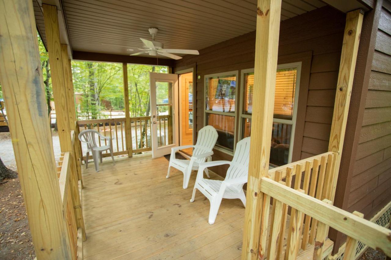 One-Bedroom Loft Cabin Premium