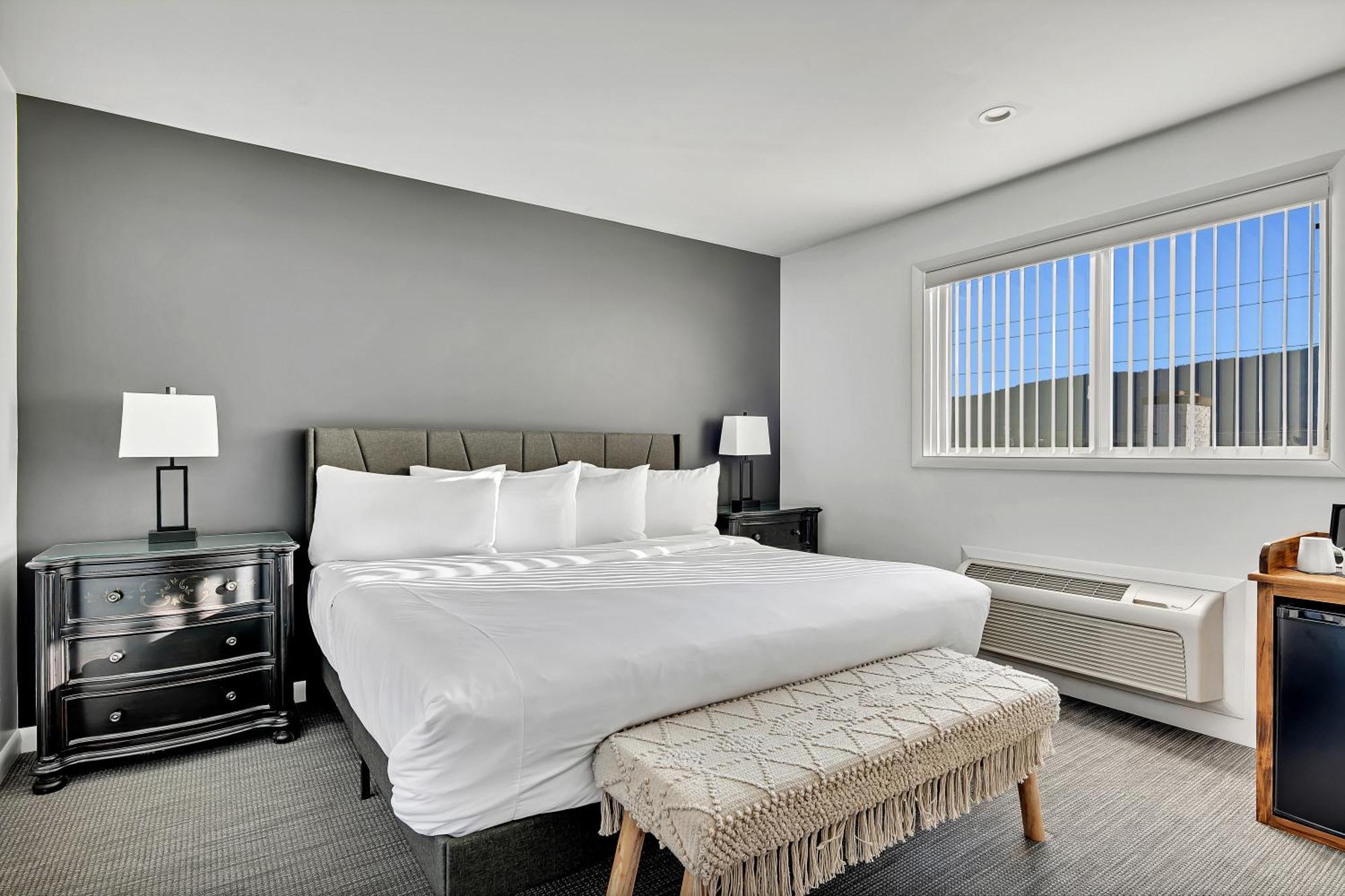 King Room Lake View