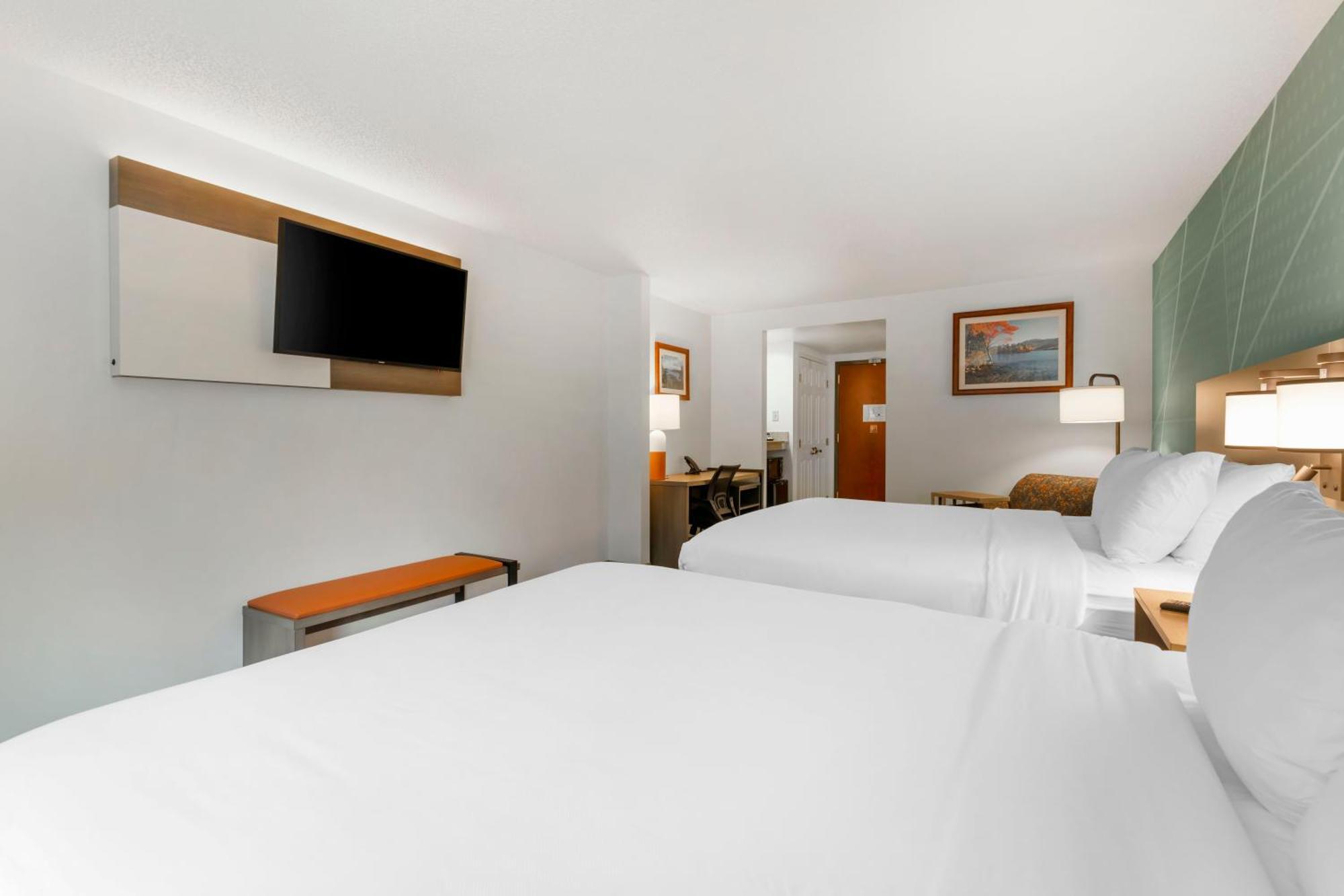 Standard Queen Room Two Queen Beds Non-Smoking