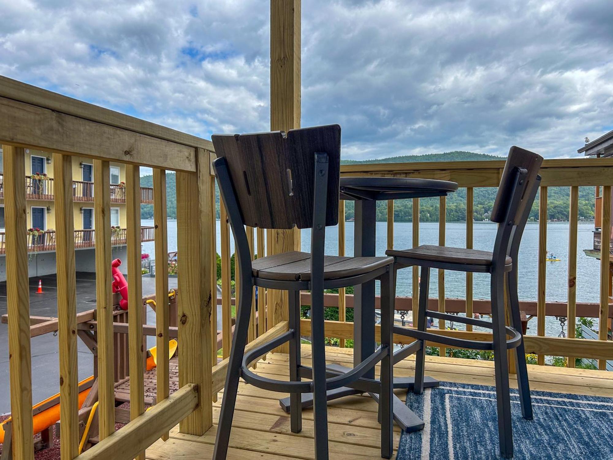 Lakefront King Private Balcony