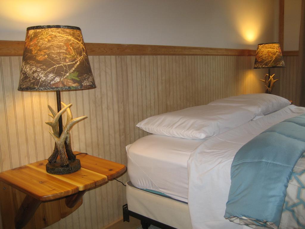 Standard Queen Room One Queen Bed