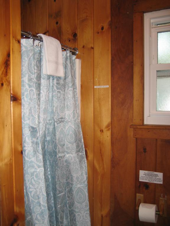 Queen Room One Queen Bed Lake View