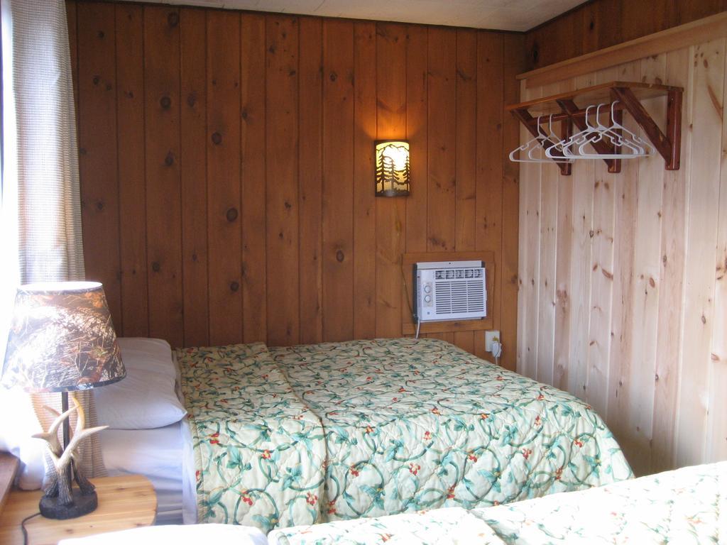 Standard Queen Room Two Queen Beds