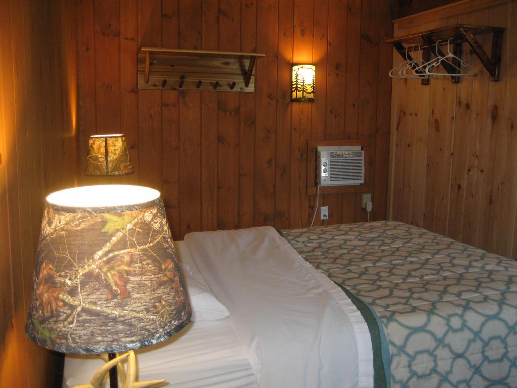 Queen Room One Queen Bed Lake View