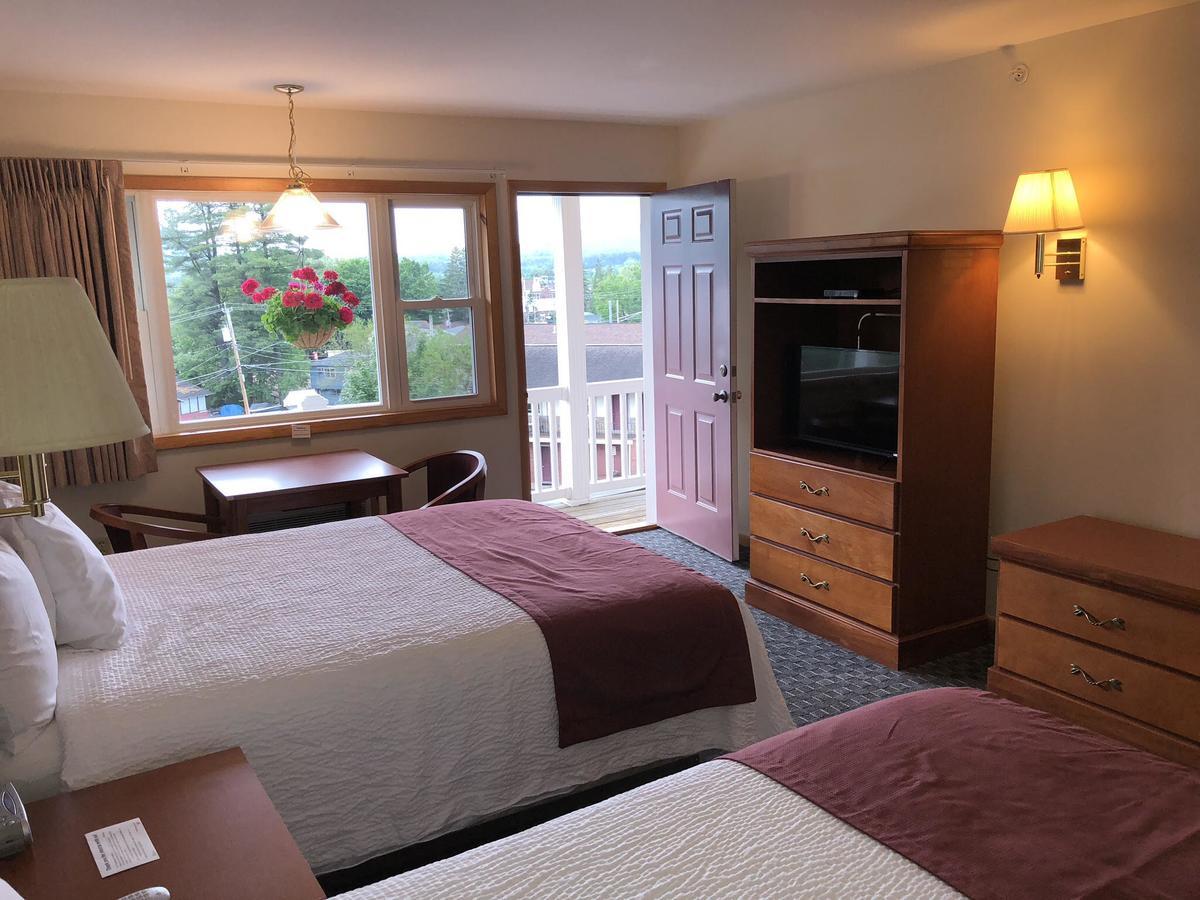 Queen Room Two Queen Beds Lake View