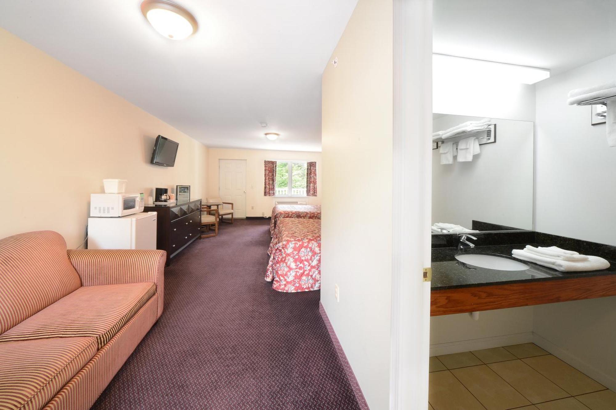 Suite with Kitchen,679766073:JPEG