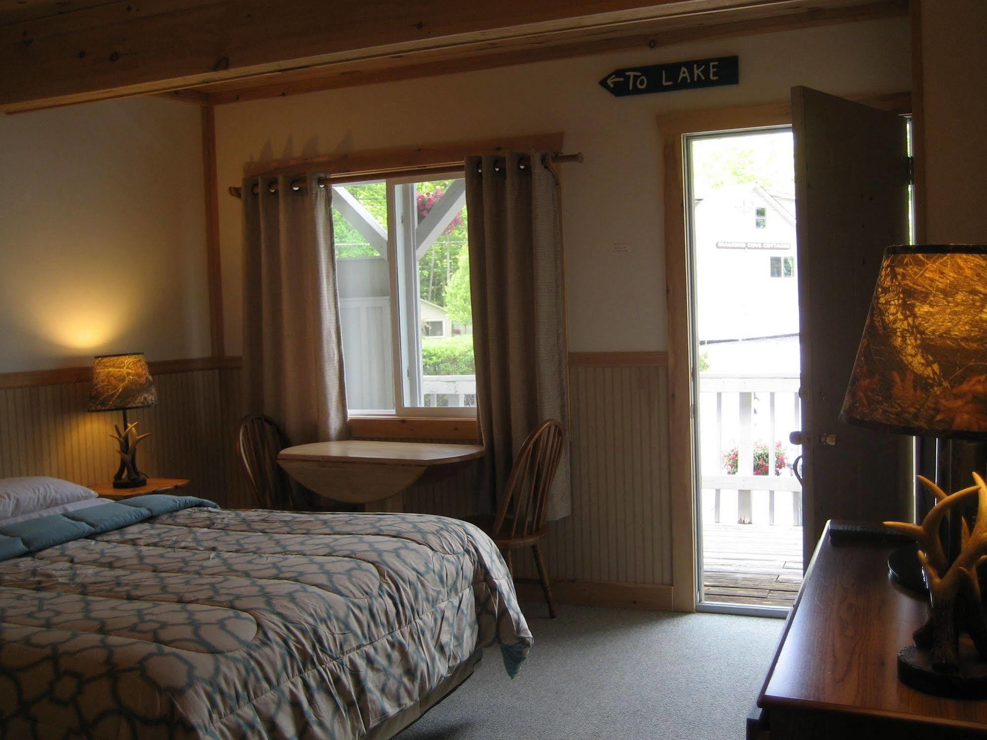 Standard Queen Room One Queen Bed