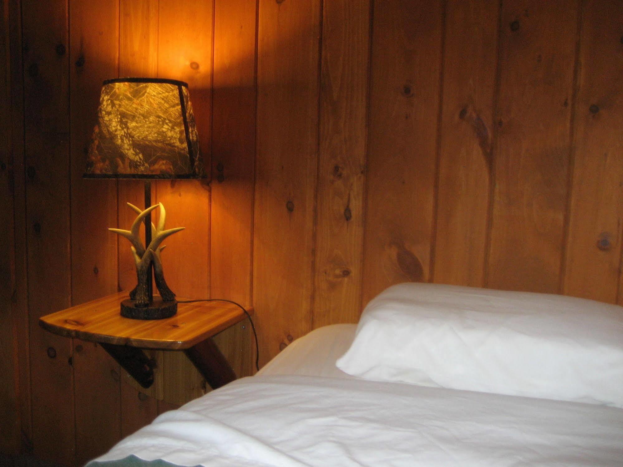 Queen Room One Queen Bed Lake View