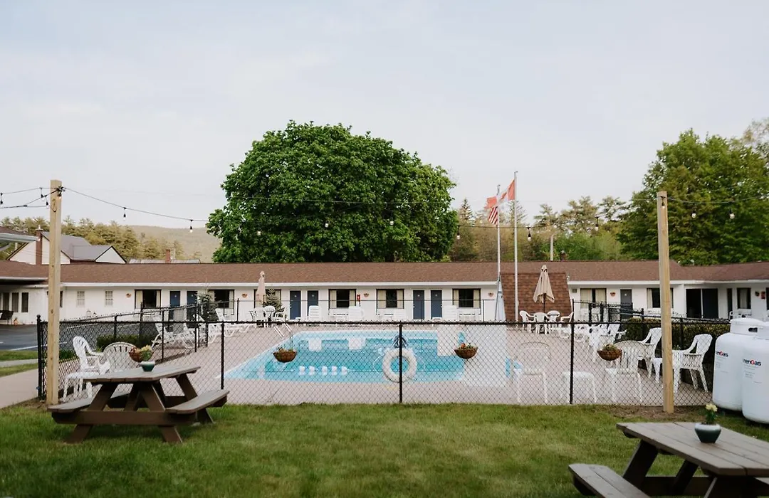 Blue Moon Motel-1