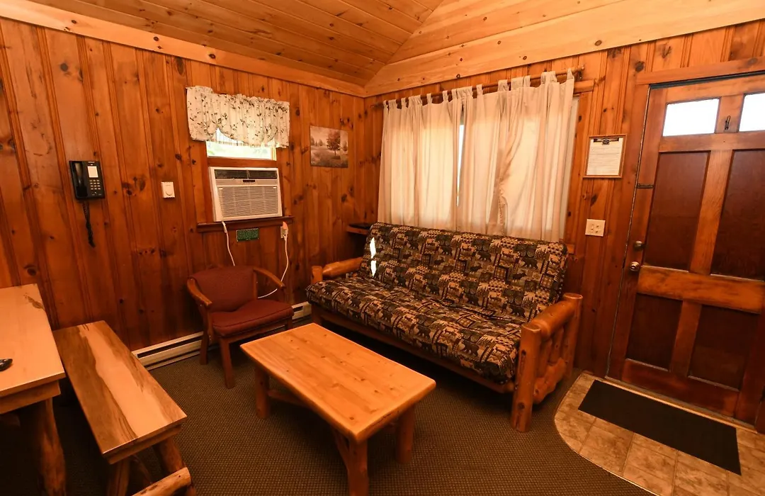 Lake George Diamond Cove Cottages, Cabins, & Hotel-1