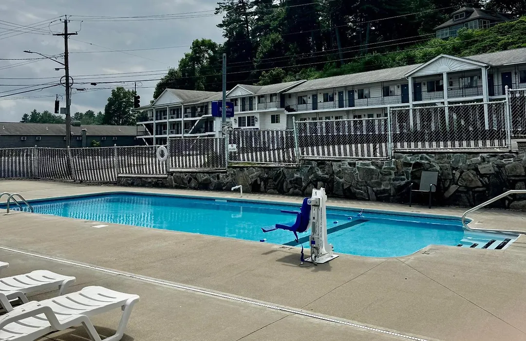 The Lake George Inn-1