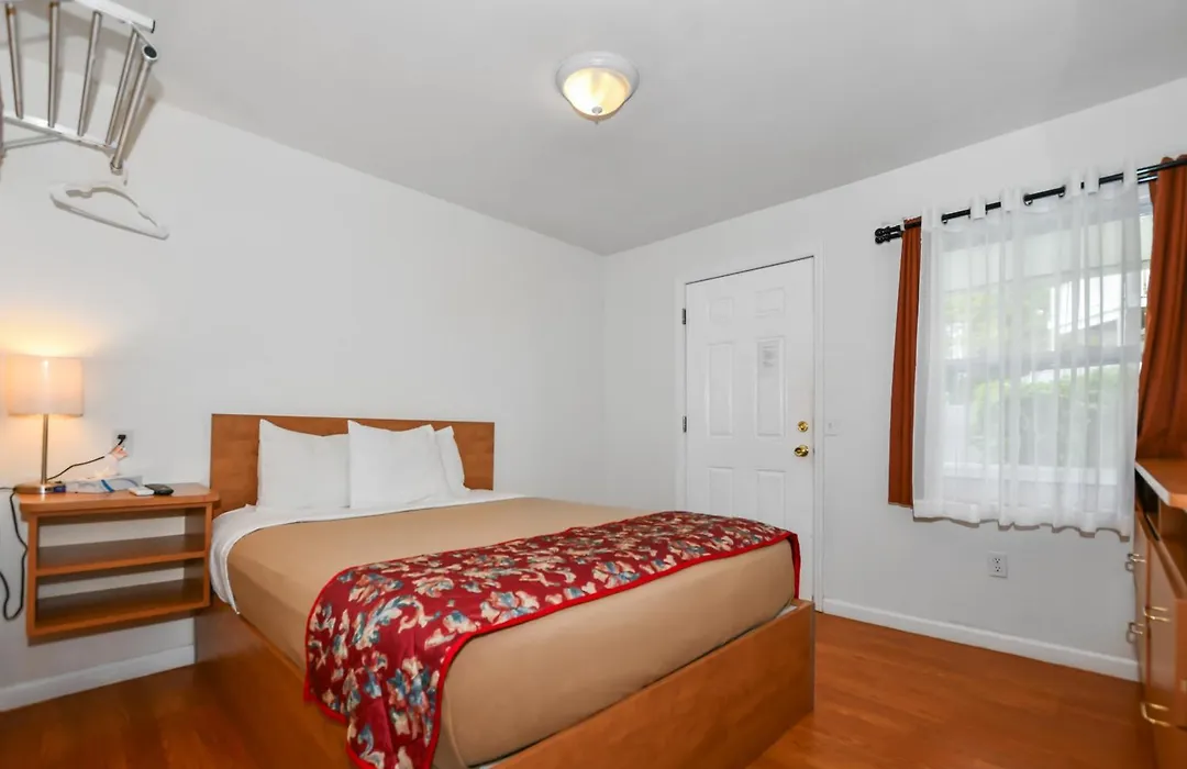 Studio Motel Of Lake George-1