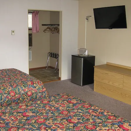 Brookside Motel & Cabins-2