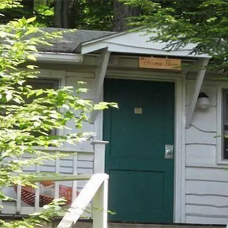 Brookside Motel & Cabins-3