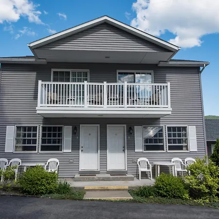 Adirondack Retreat Inn & Suites-2