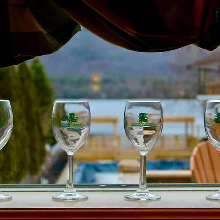 The Sundowner On Lake George-3