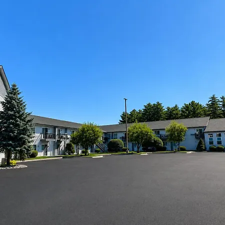 Spark By Hilton Lake George Outlets-2